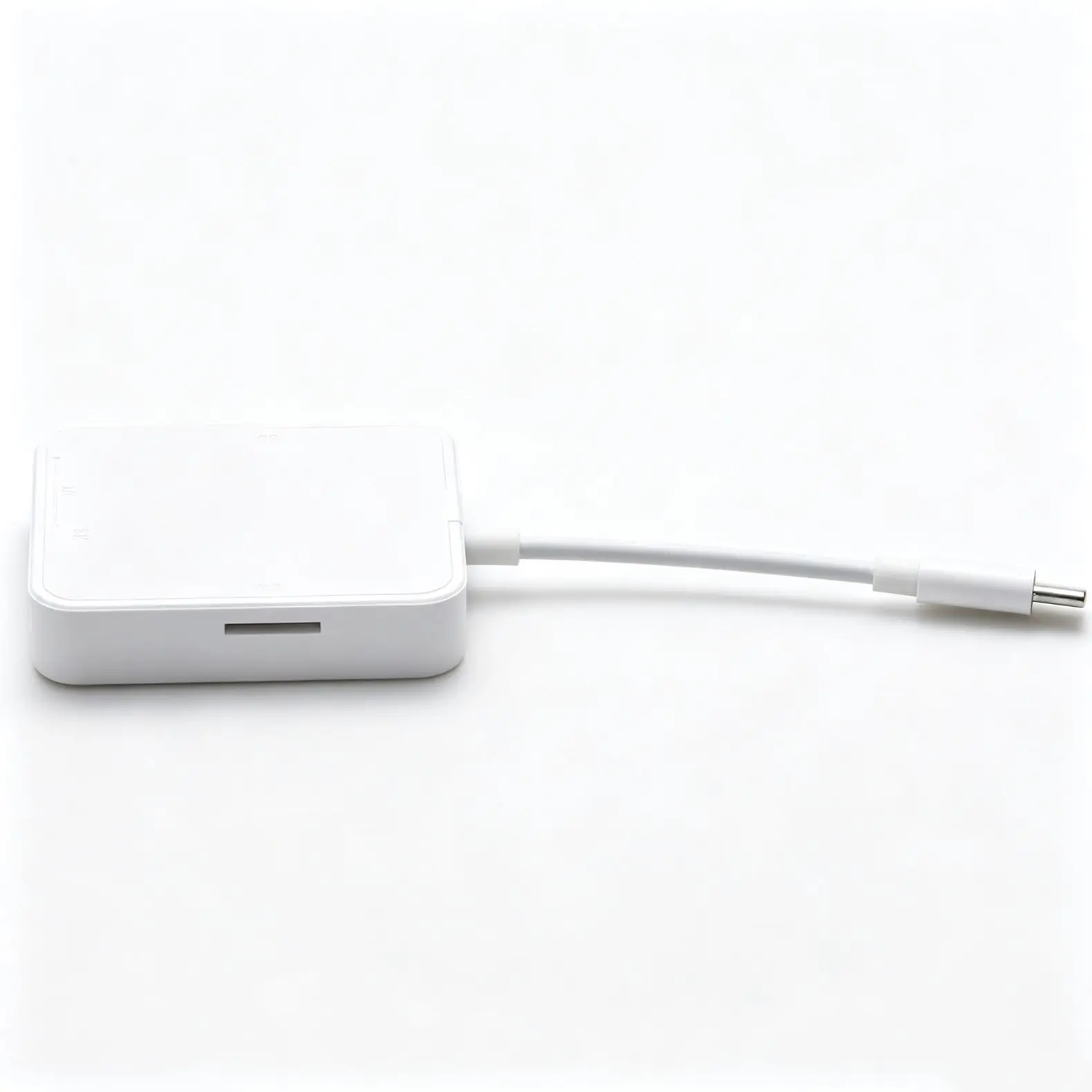 4-in-1 Memory Card Reader USB-C Smart Media - Image 5